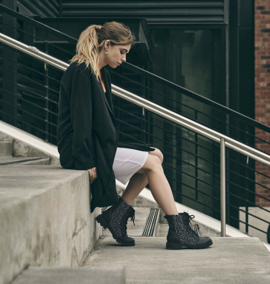 Sorel Switzerland Schwarz-schwarzer Kuscheliger Lennox-schnürstiefel Für Damen