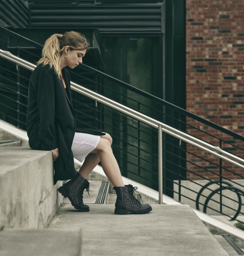 Sorel Switzerland Black-nocturnal Red Lennox Lace Cosy Bootie Für Damen